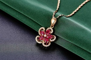pendentif-or-rubis