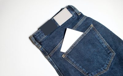 Le jean droit : un must have pour un style casual chic