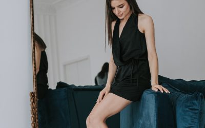 La robe noire : pourquoi est-elle un incontournable à avoir dans sa garde-robe ?